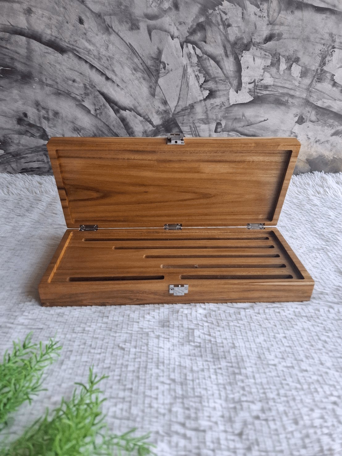 กล่องไม้สักฝาล็อค