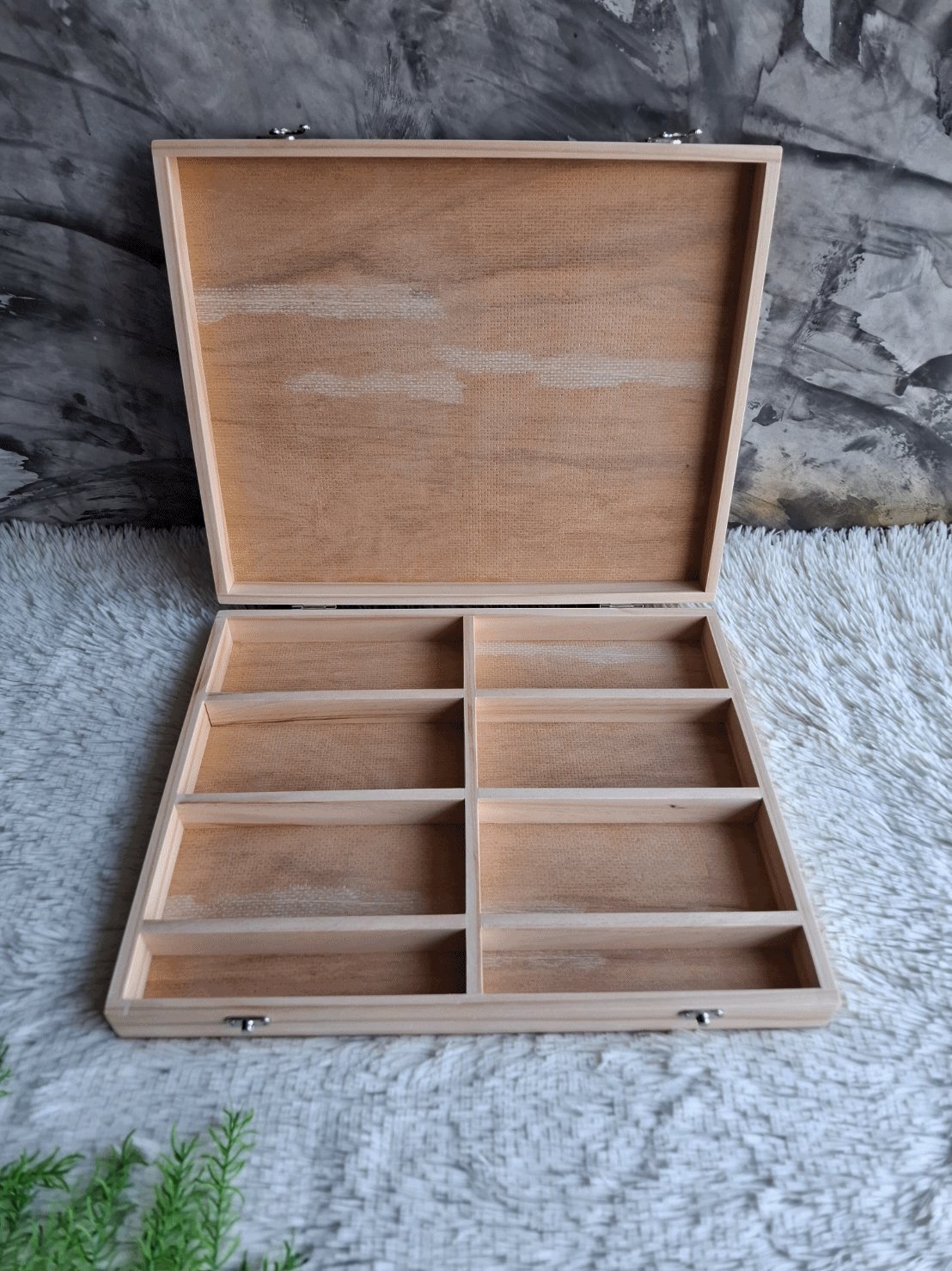 กล่องไม้สนฝาล็อคแบ่งช่อง