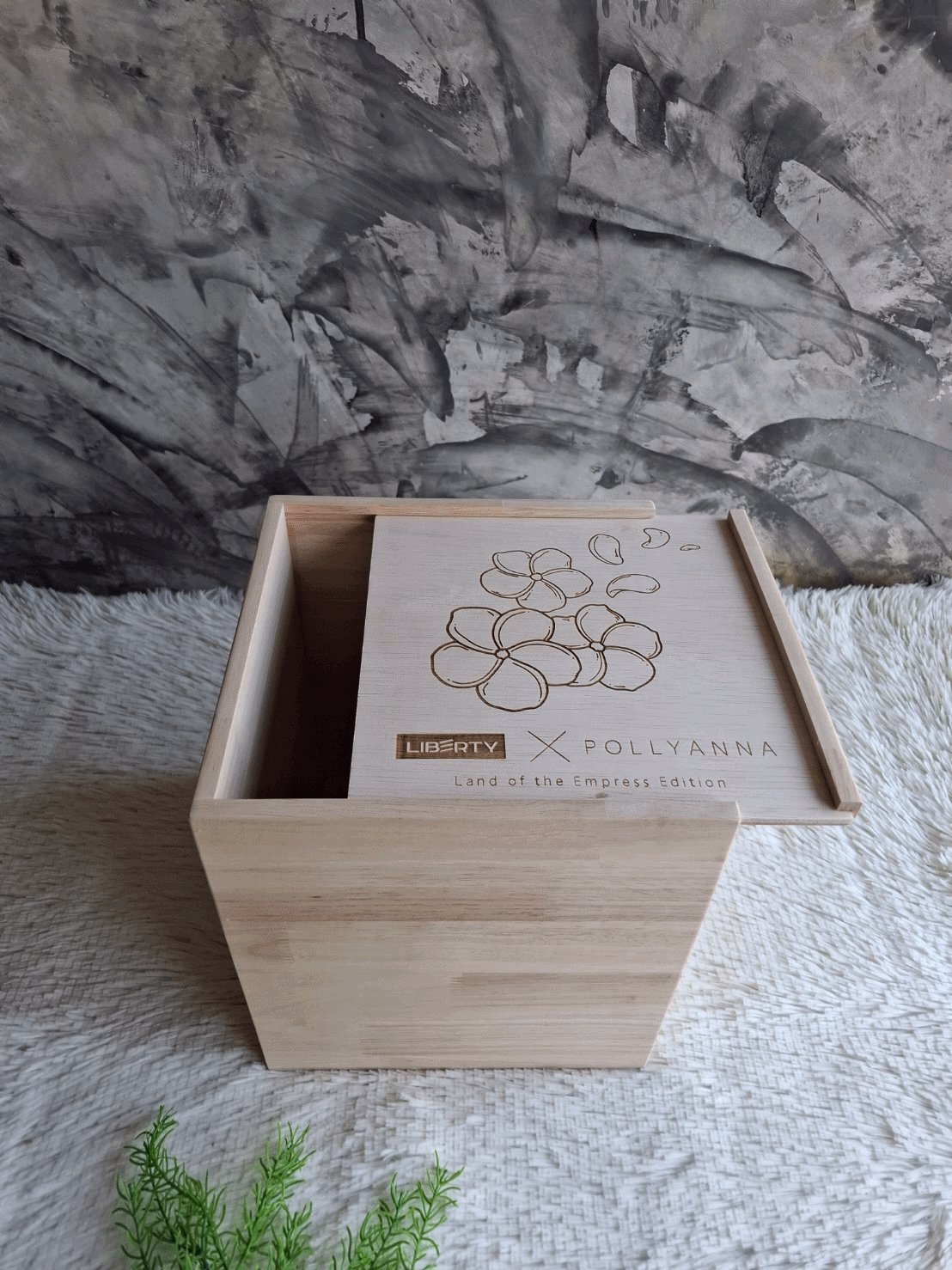 กล่องไม้ฝาสไลด์