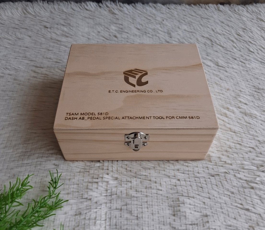 กล่องไม้สนฝาล็อค