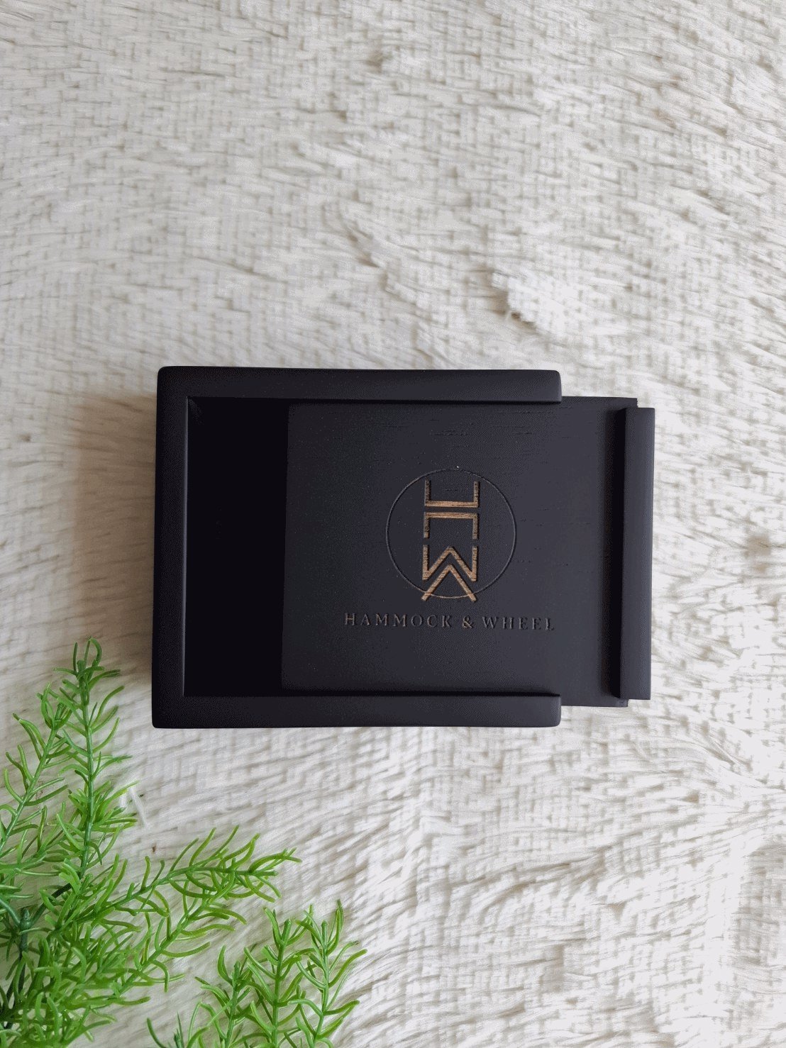 กล่องไม้ฝาสไลด์สีดำด้าน