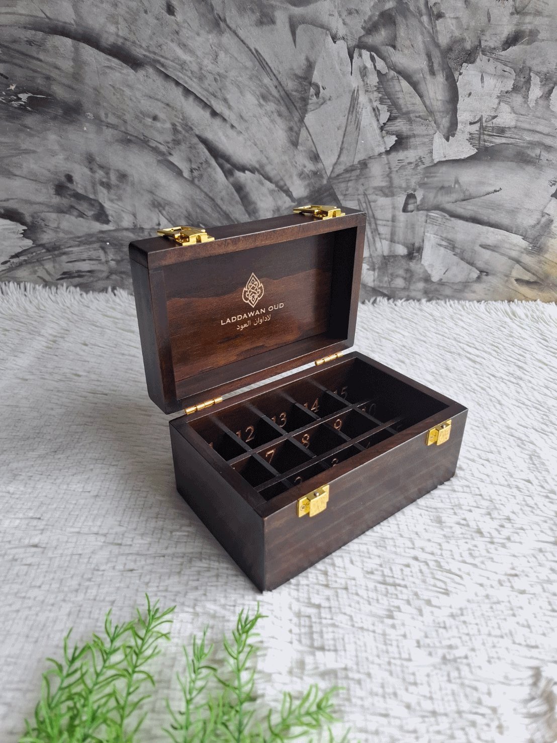 กล่องไม้ใส่ขวดน้ำหอม