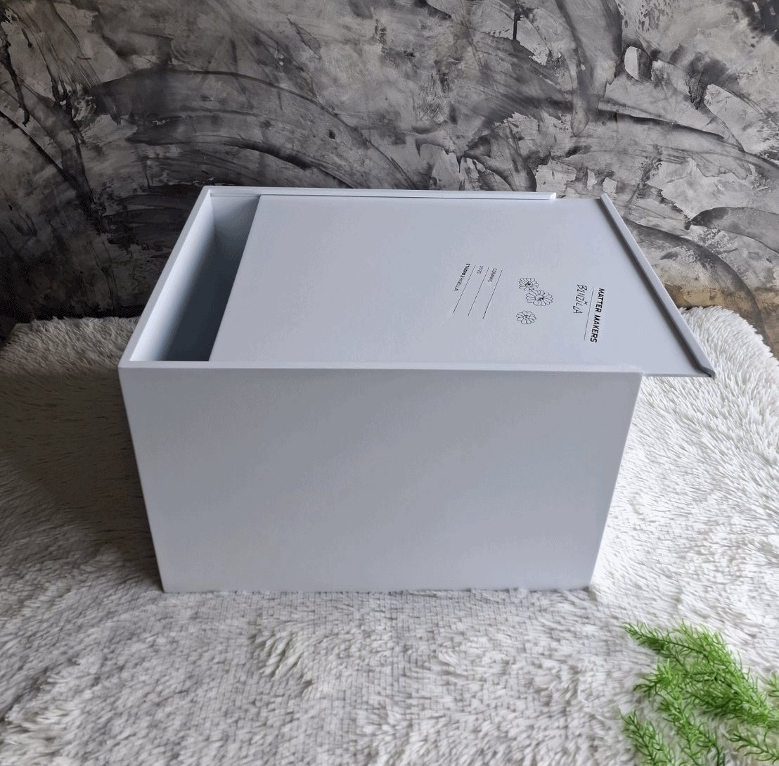 กล่องไม้ใส่โมเดลตุ๊กตา