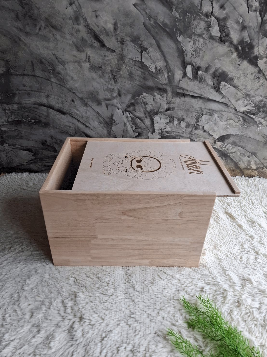 กล่องไม้ใส่โมเดลตุ๊กตา