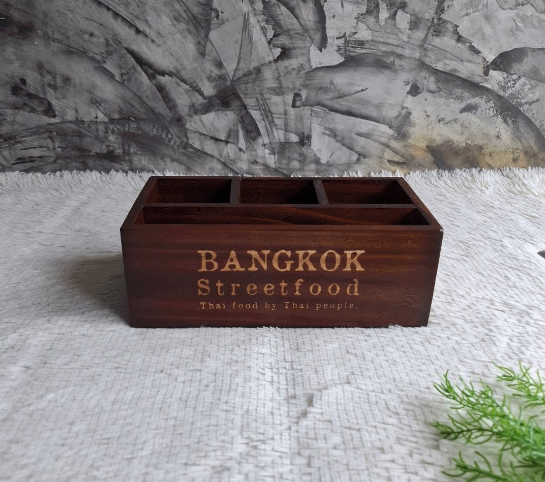 ถาดไม้ใส่ช้อนส้อม